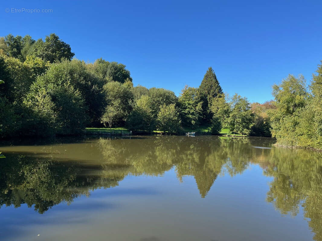 Maison à COUSSAC-BONNEVAL