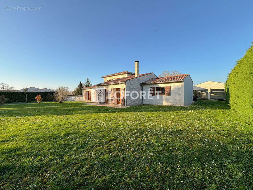 Maison à CHERMIGNAC