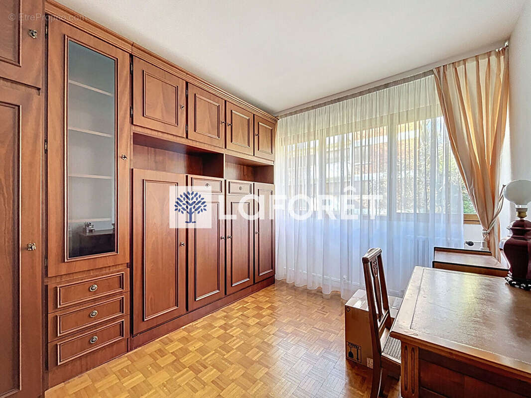 Appartement à L'ETANG-LA-VILLE
