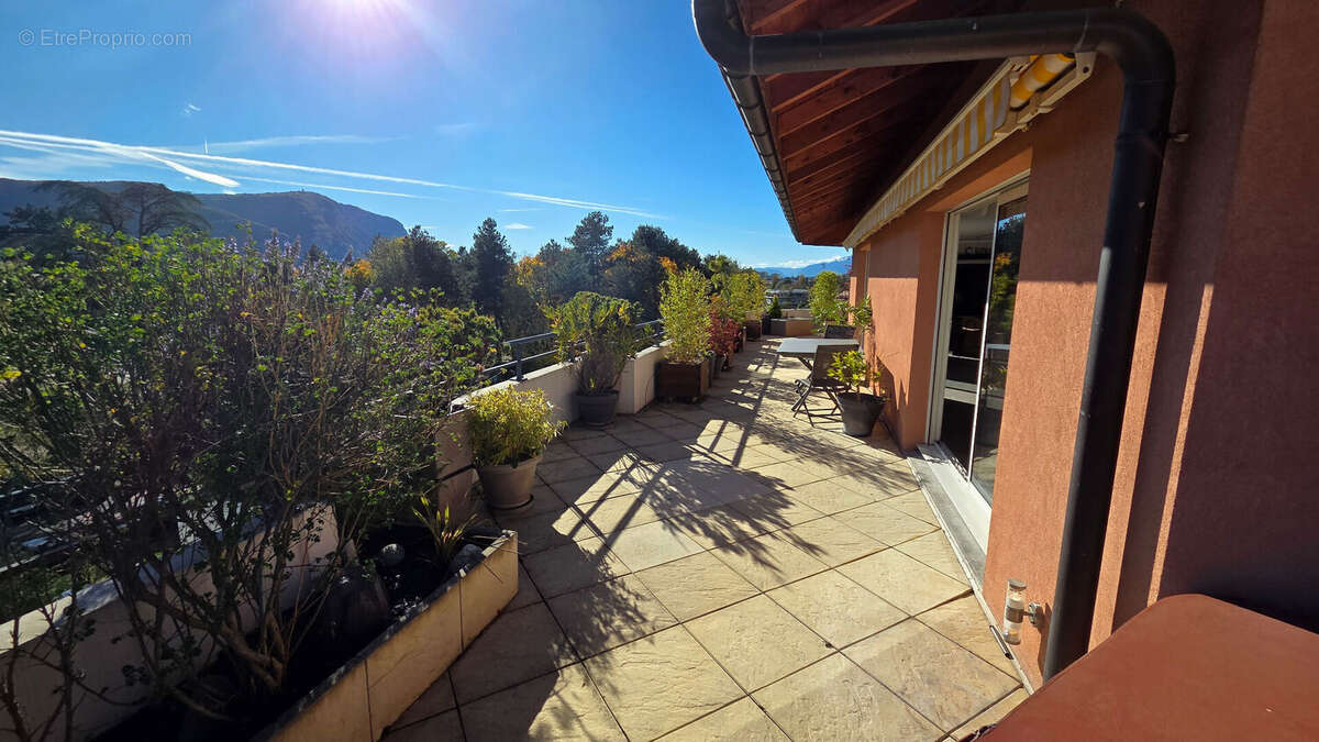 Appartement à AMBILLY