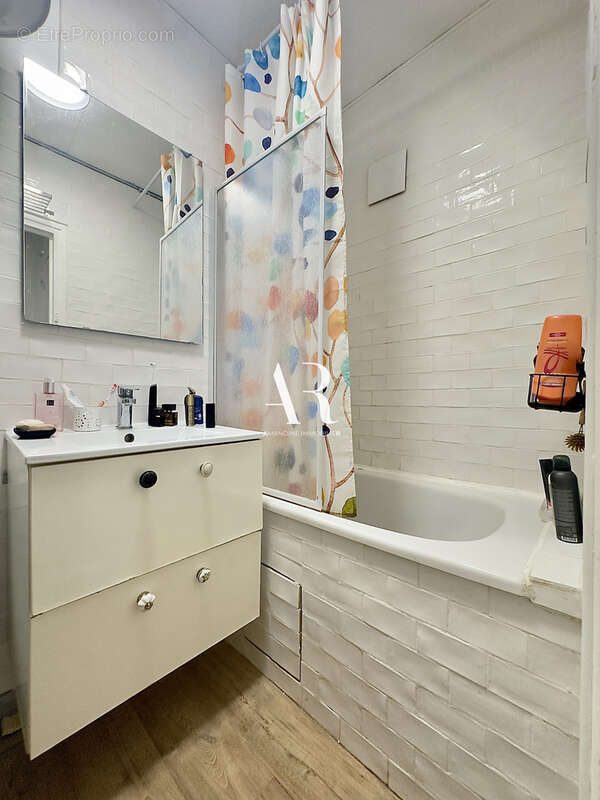 Appartement à PARIS-11E