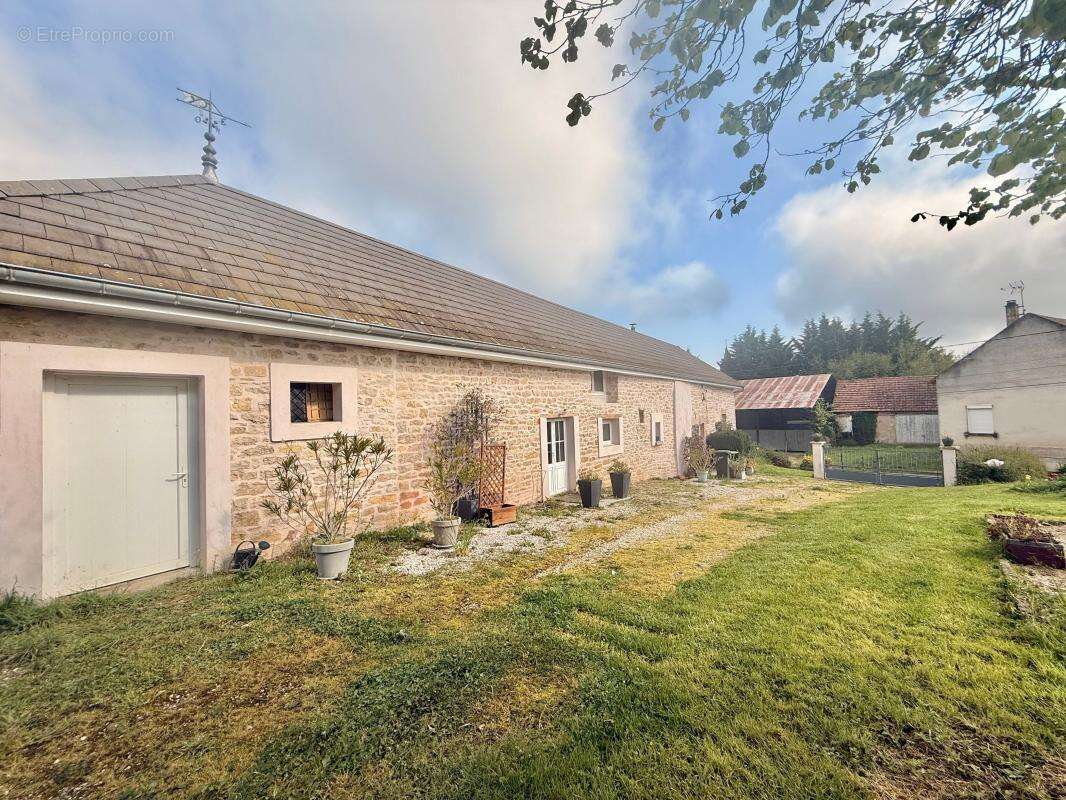 Maison à FLAGEY-LES-AUXONNE