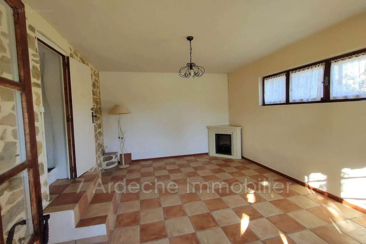 Maison à SAINT-ANDEOL-DE-BERG