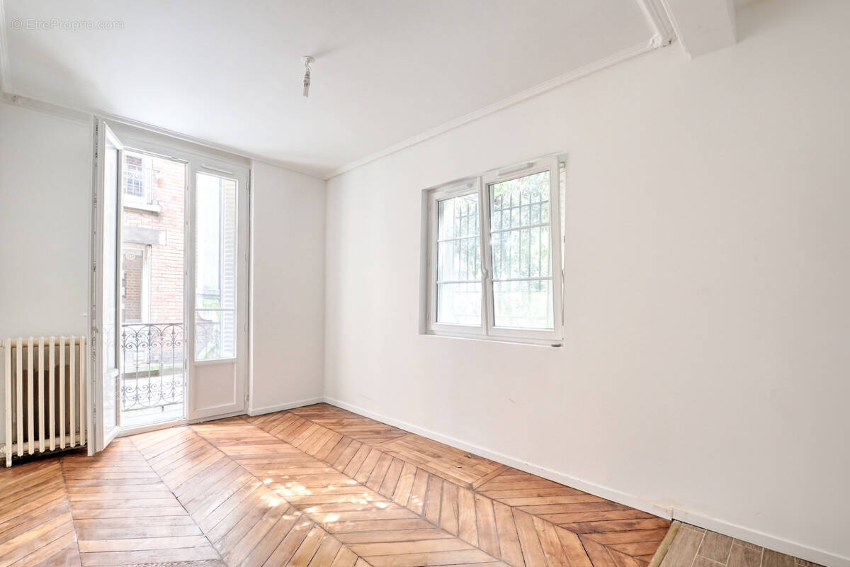 Appartement à PARIS-14E