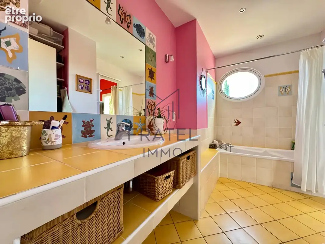 Élégante villa d'architecte T5 de 169 m2 avec piscine - photo 16
