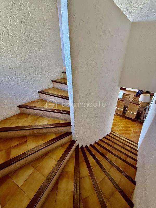 Maison à MANDELIEU-LA-NAPOULE