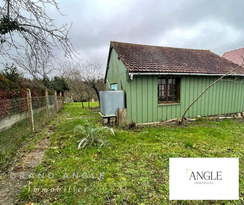Terrain à GESNES-LE-GANDELIN