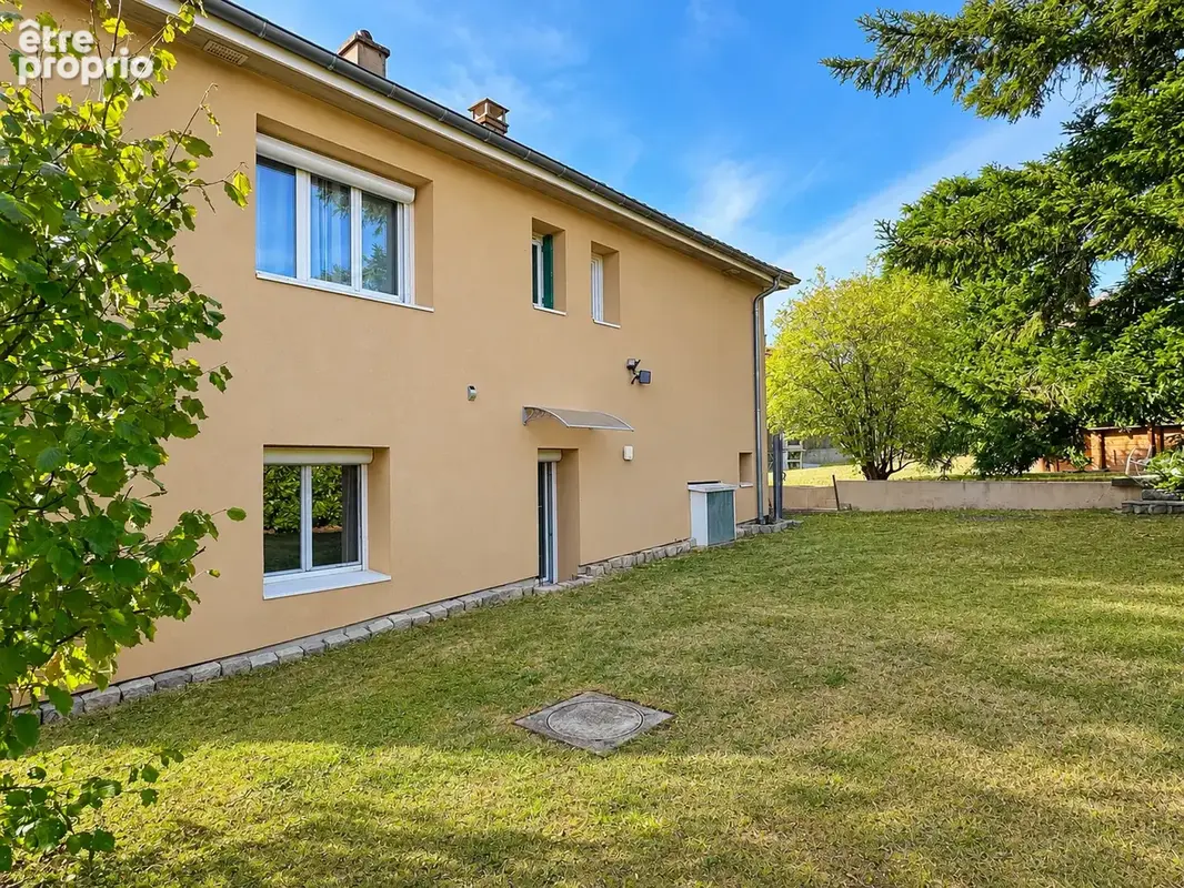 Exclu st-genis-les-ollieres maison renovee avec piscine - photo 13