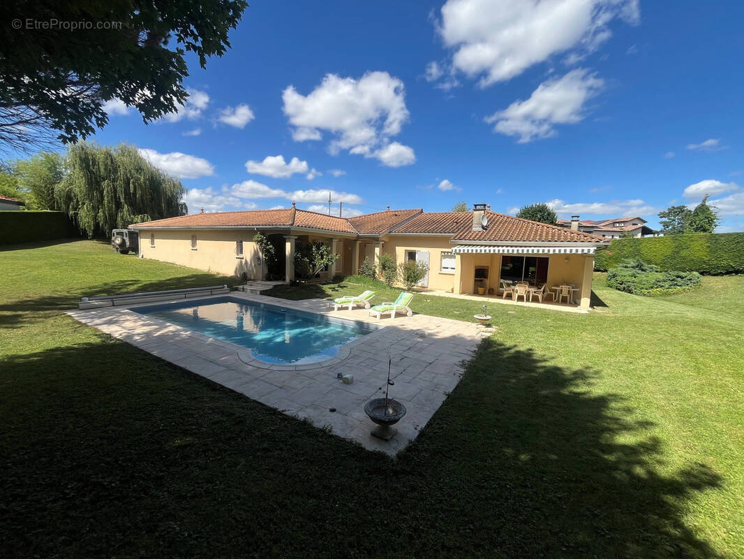 Maison à LACHASSAGNE