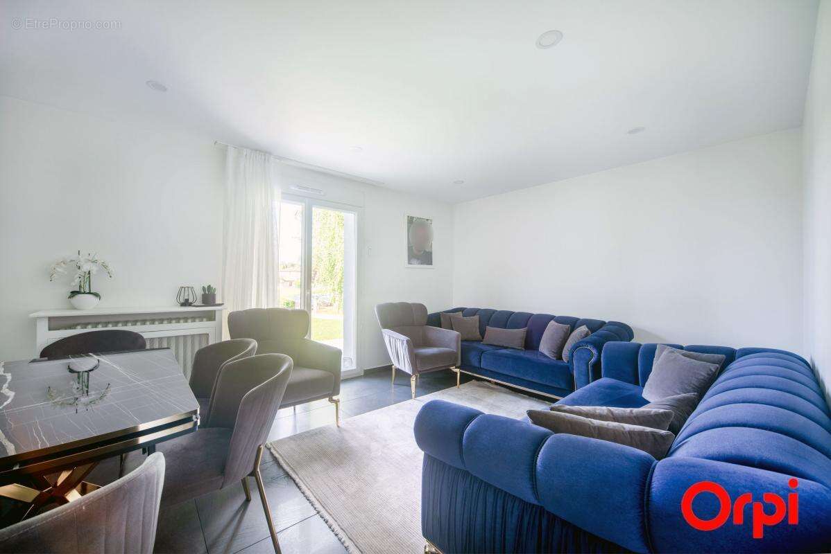 Maison à CHARNAY-LES-MACON