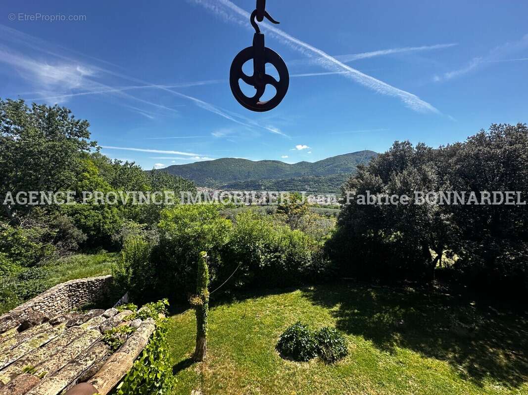 Maison à LES PILLES