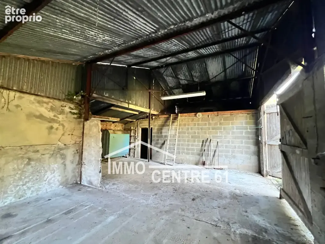Maison à rénover avec grand garage - photo 10