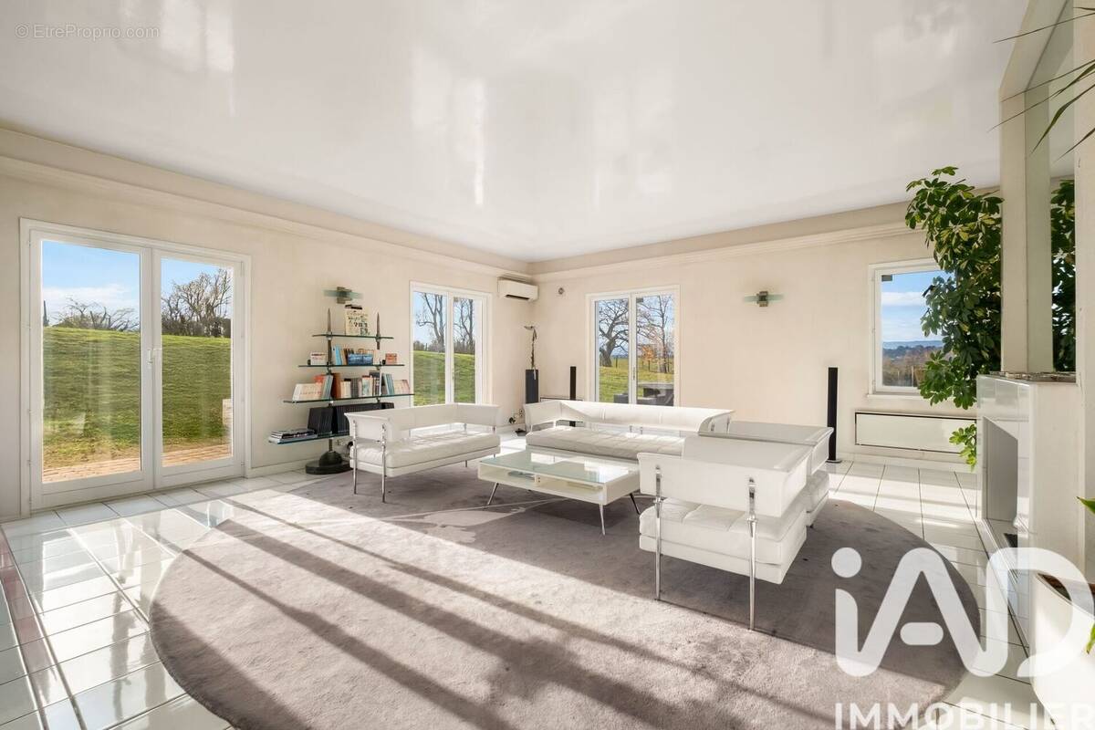 Photo 1 - Maison à SAINT-GENIS-LAVAL
