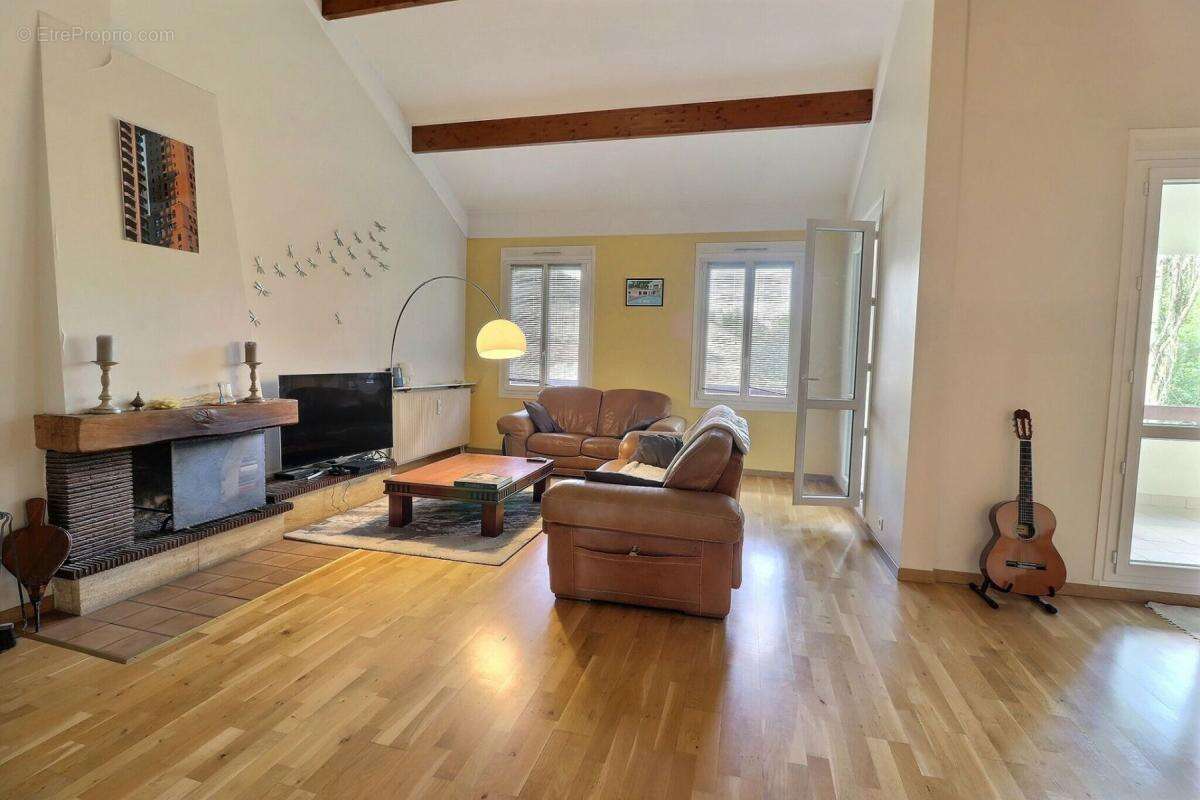 Appartement à LOUVECIENNES