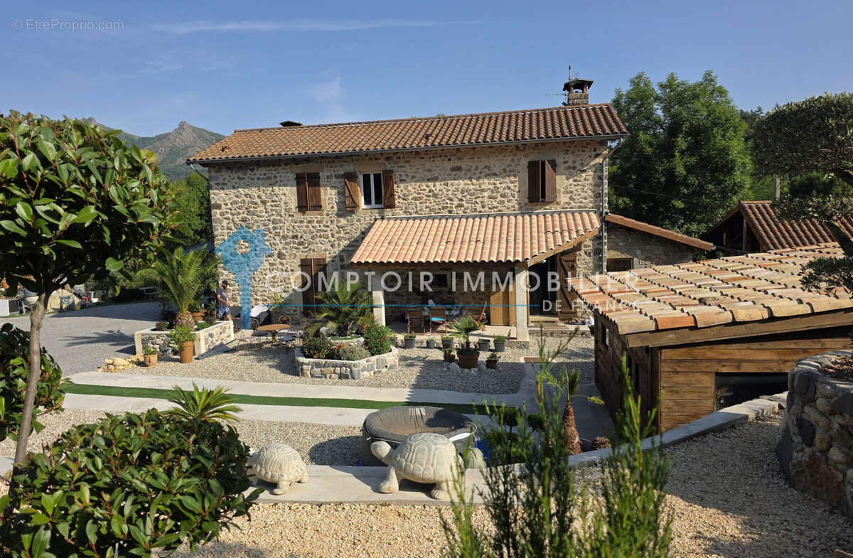 07 - jaujac - propriete en pierres  - 2 logments - sur 1774 m2  de terrain - photo 4