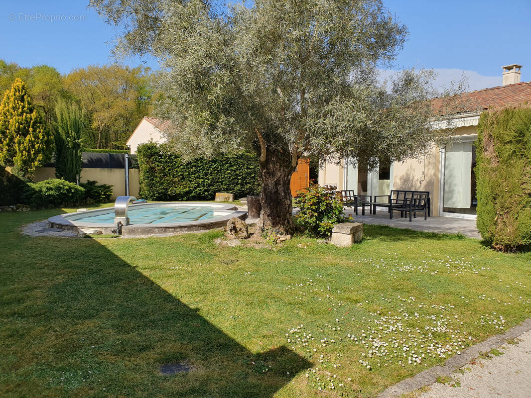 Maison à SAINTES