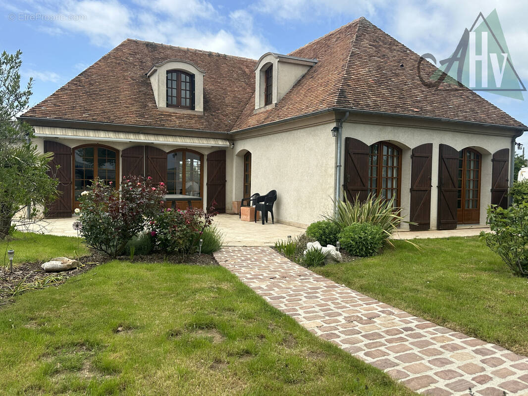 Maison à BRAY-SUR-SEINE