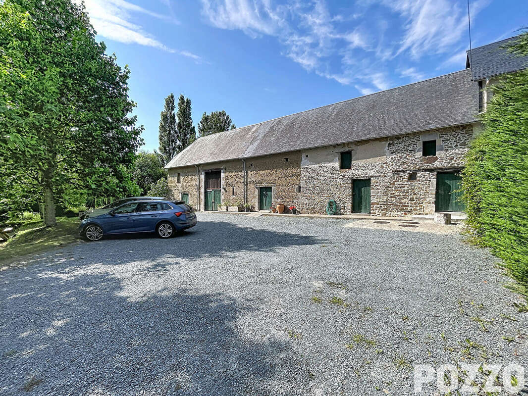 Coup de coeur - Magnifique Longère Rénovée avec Étang et Dépendances à QUETTREVILLE SUR SIENNE - photo 16