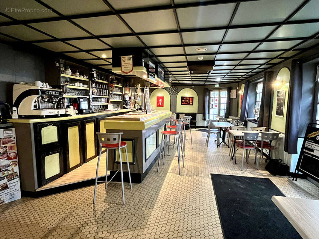 Commerce à LA GARNACHE