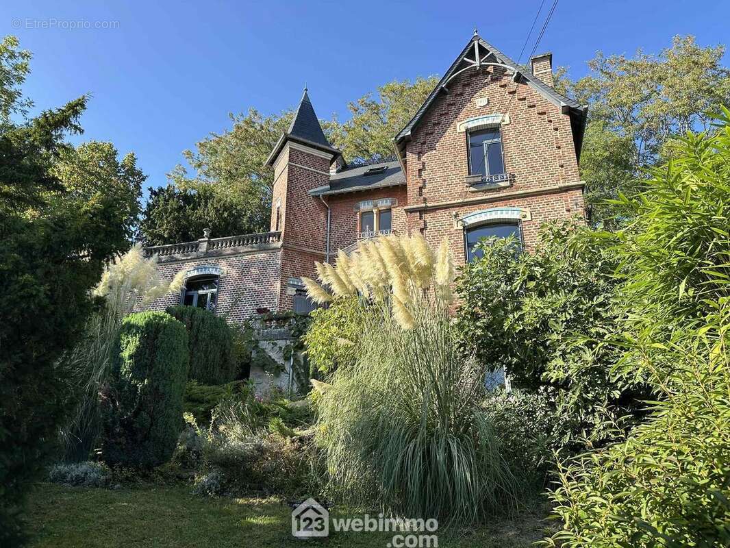 Coup de c½ur assuré pour cette magnifique propriété - Maison à LAON