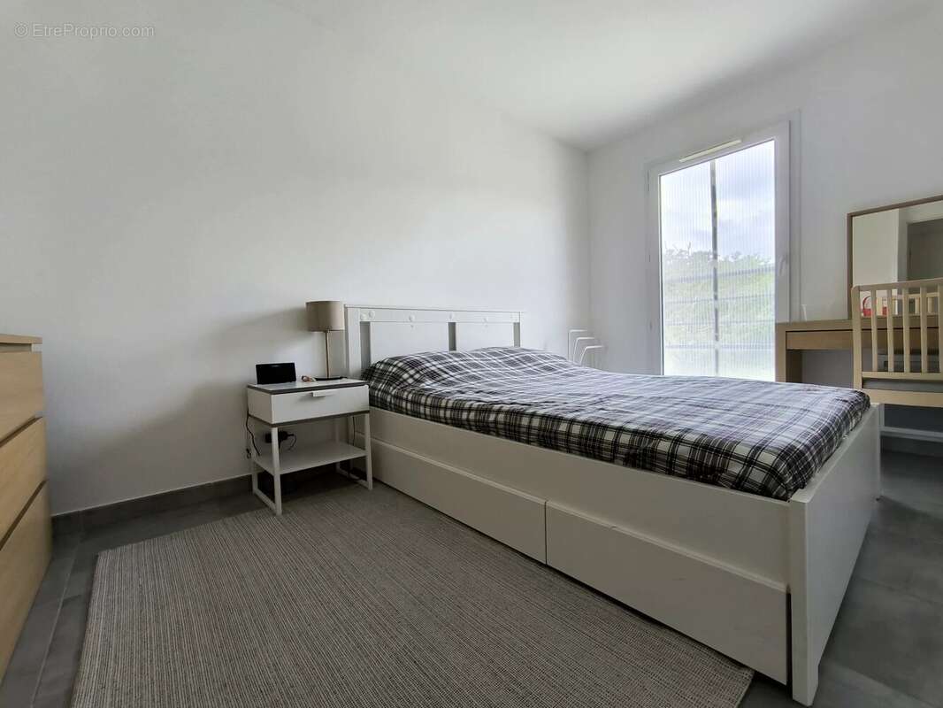 Appartement à ROQUEBRUNE-SUR-ARGENS