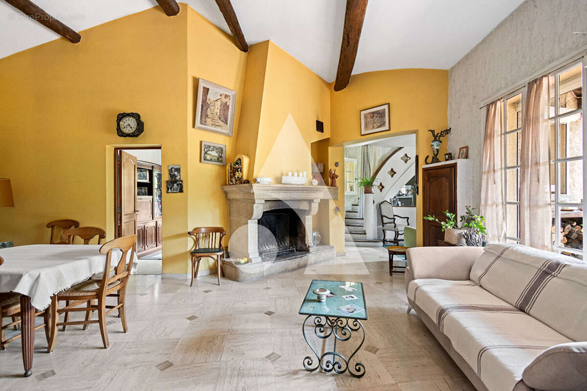 Maison à SAINT-MARC-JAUMEGARDE