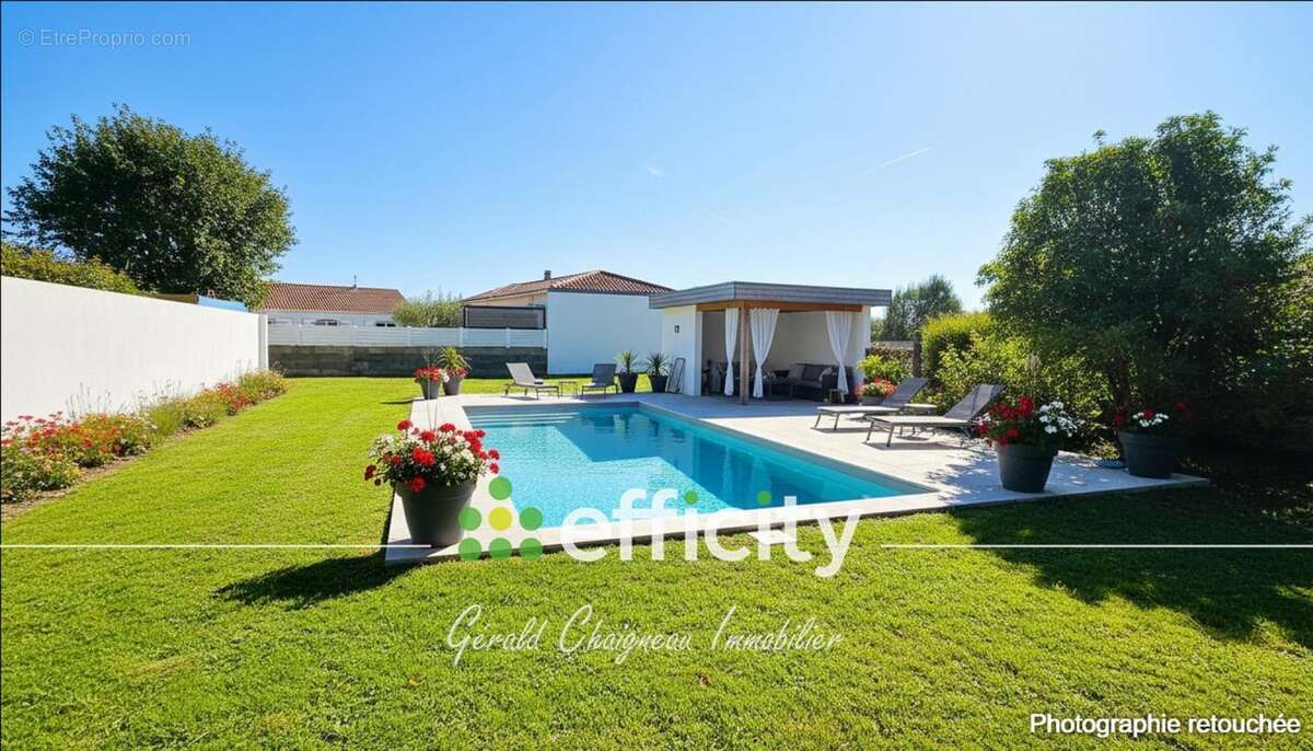 Maison à SAINT-LUMINE-DE-COUTAIS