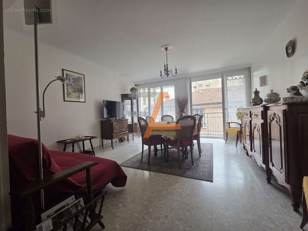 Appartement à SAINT-ETIENNE