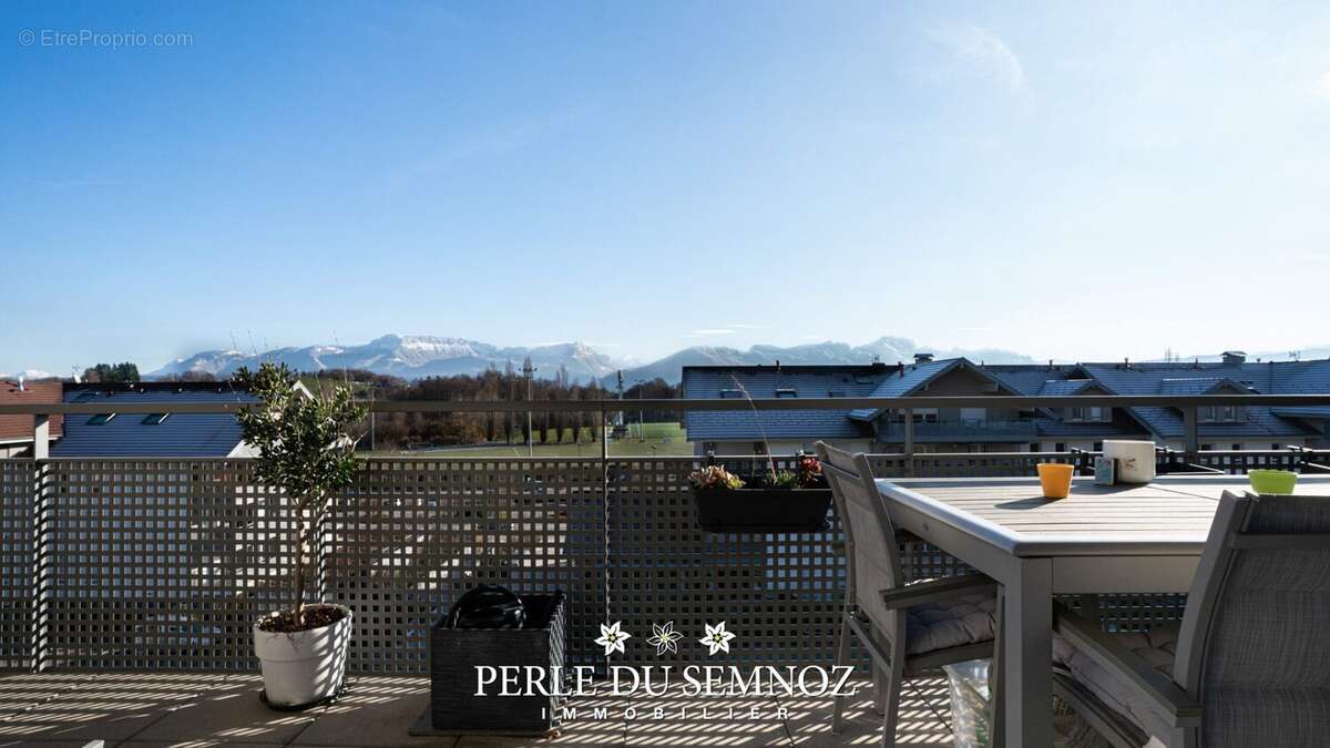 Appartement à POISY