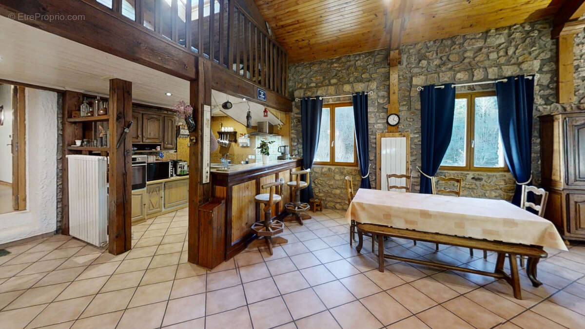 Maison à RIOTORD