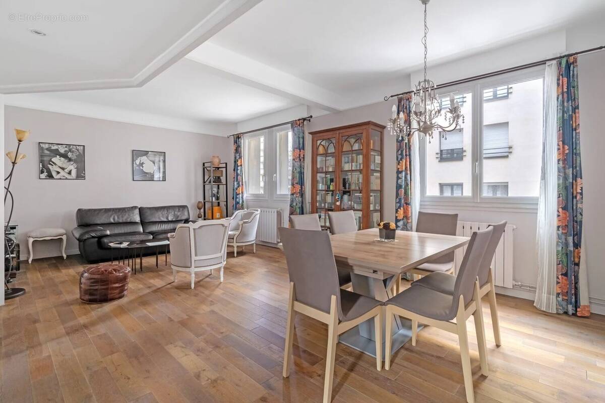 Appartement à LEVALLOIS-PERRET