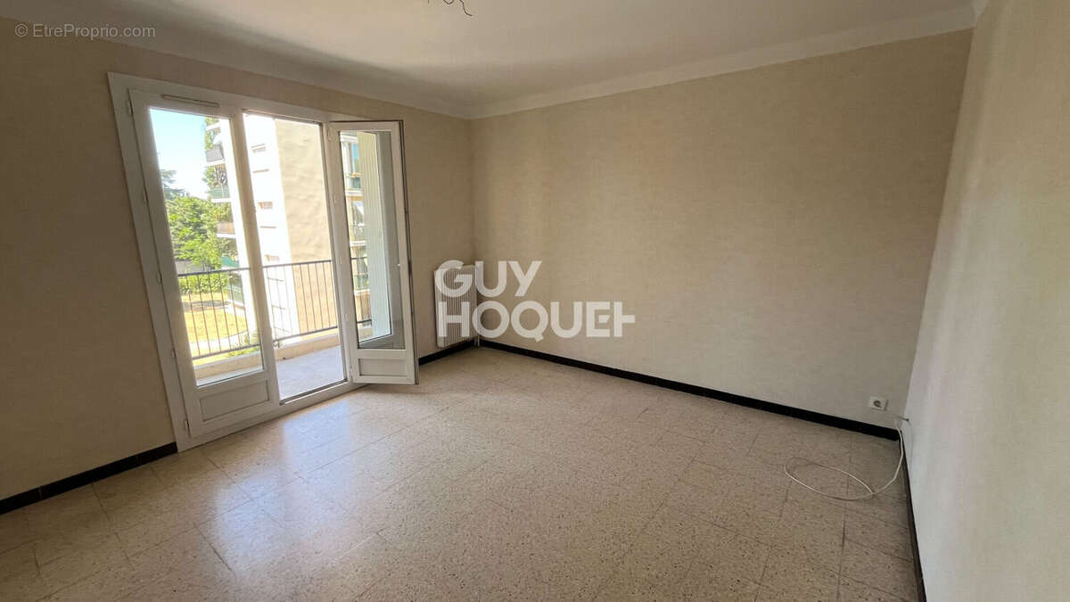 F3 59 m2 proche FAC de Pharmacie - photo 3