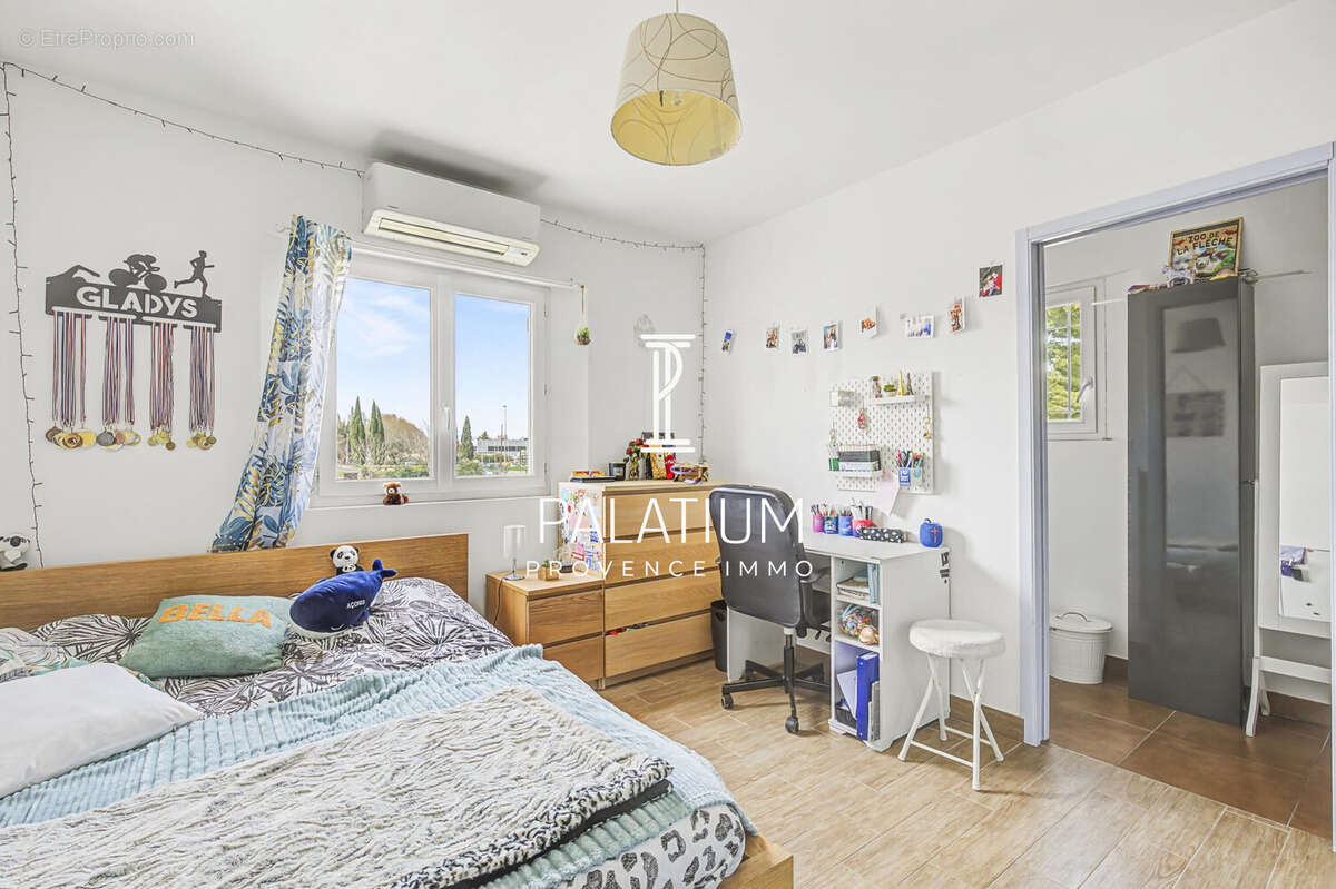 Maison à PELISSANNE