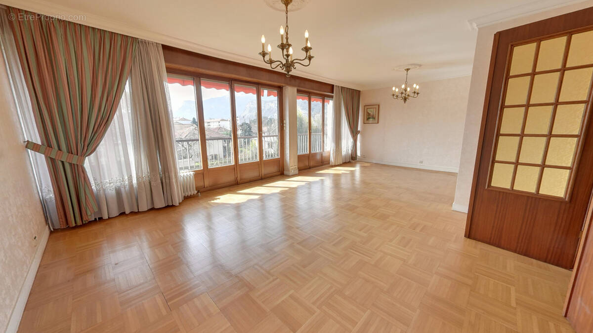 Appartement à ECHIROLLES