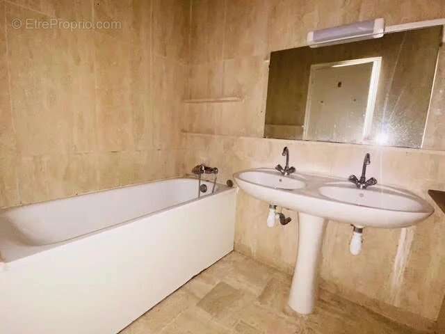 Appartement à MARSEILLE-9E