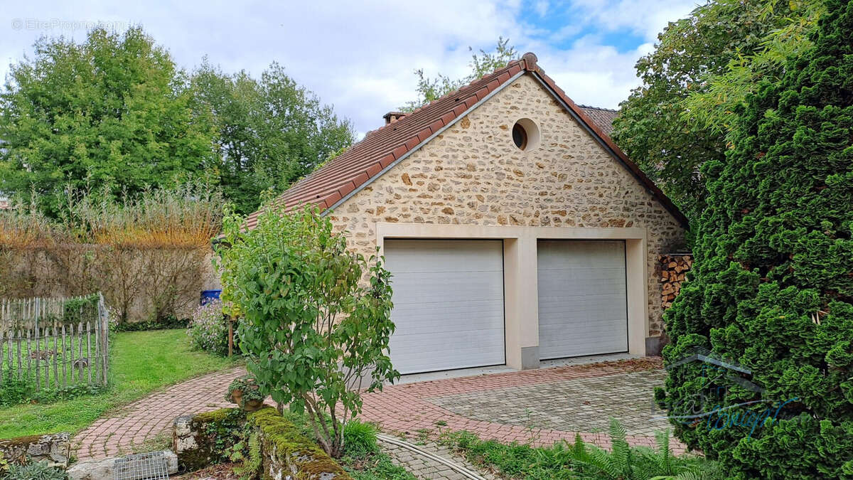 Maison à JANVILLE-SUR-JUINE