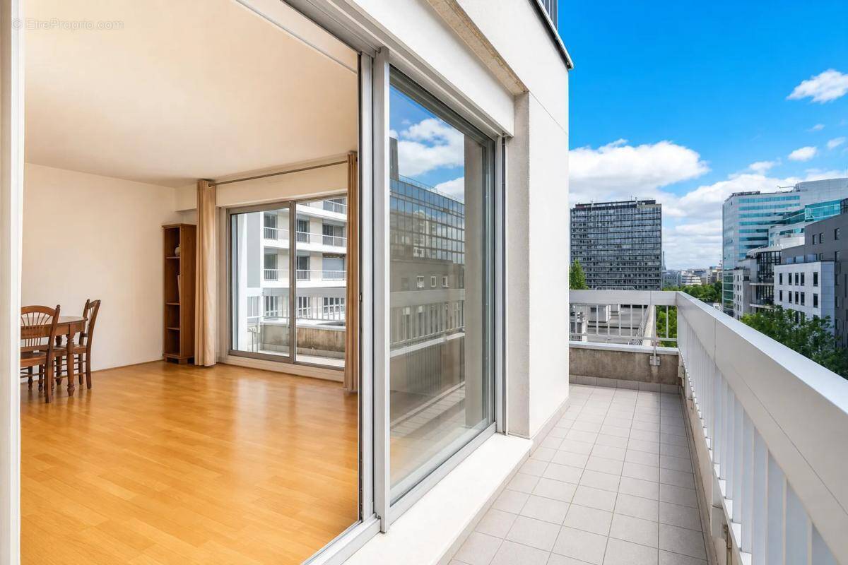 Appartement à COURBEVOIE