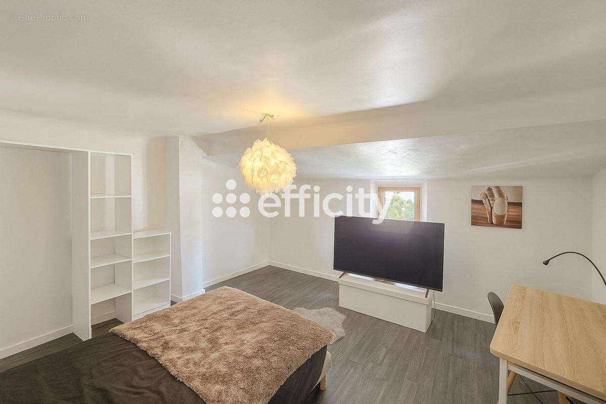 Appartement à LA TOUR-D&#039;AIGUES