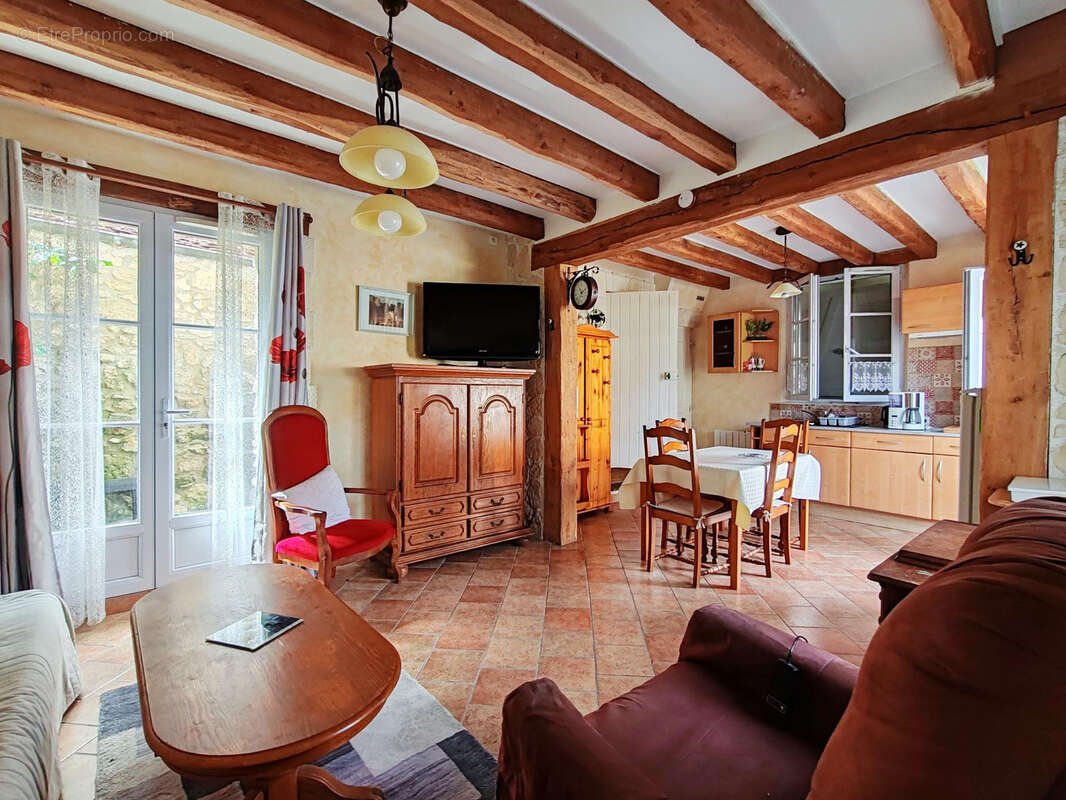 Maison familiale avec dependances - photo 16