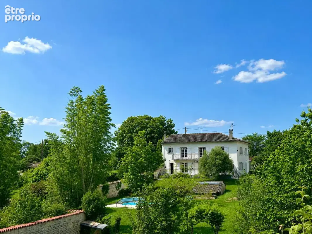 Photo Maison à Chef-Boutonne au prix de 207 900€