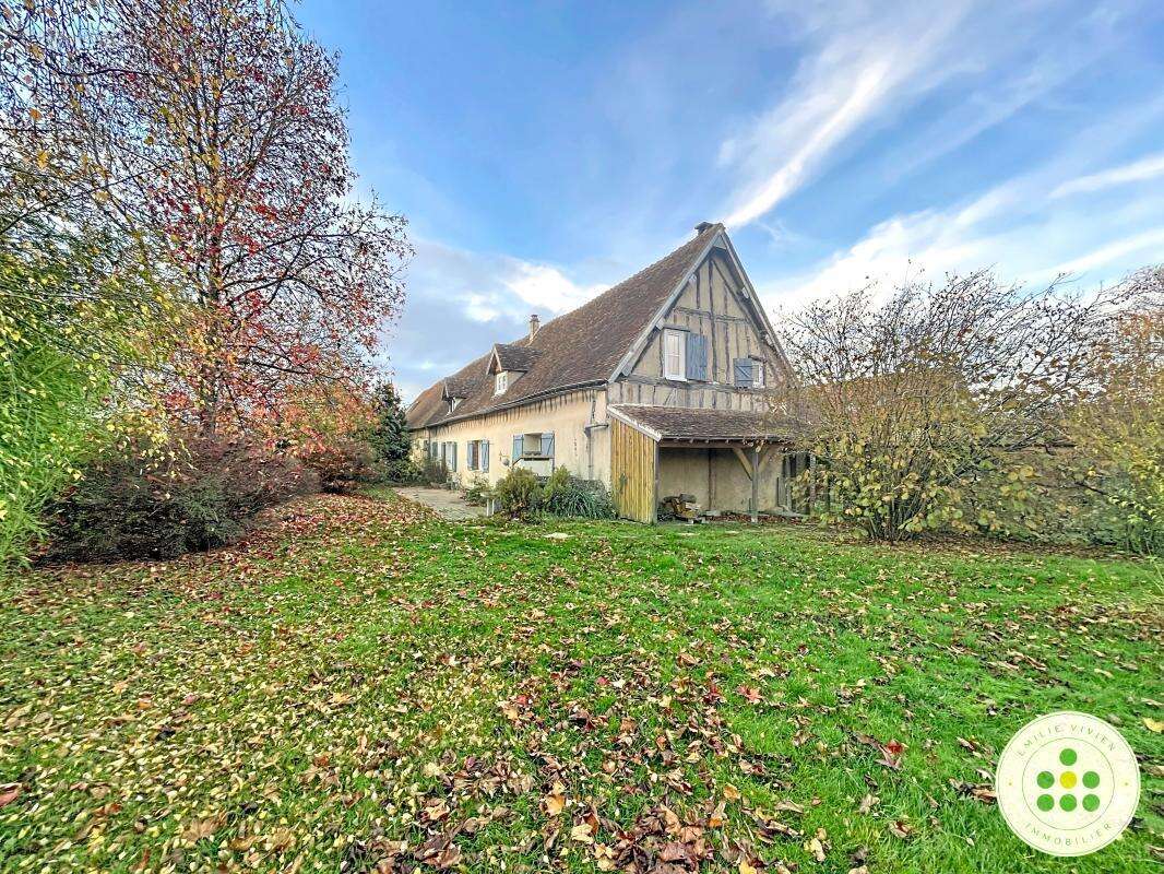 Maison à TREMBLAY-LES-VILLAGES