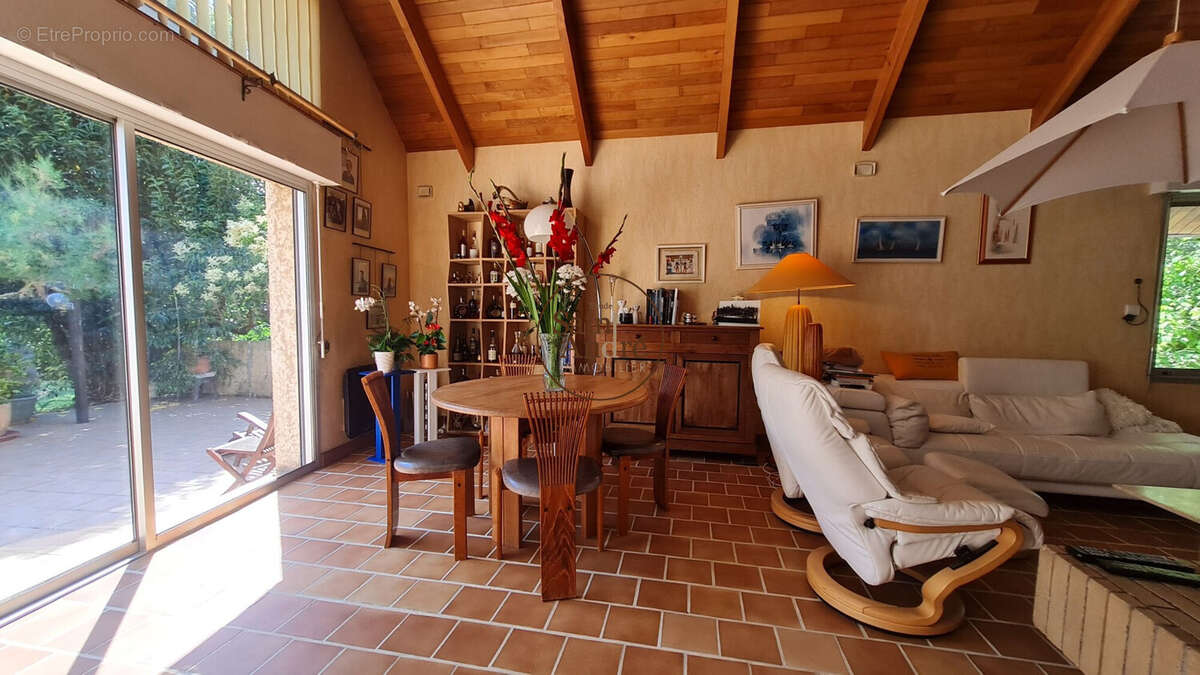Maison 200 m² à Fleac  - photo 6