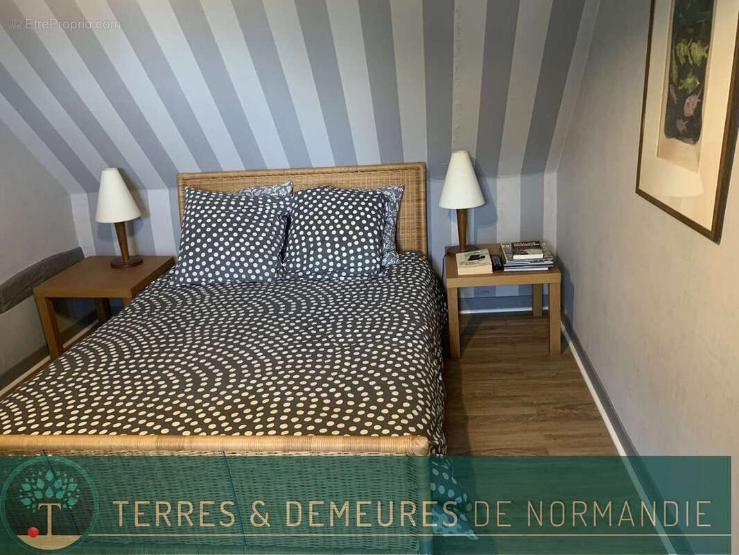 PAYS d'AUGE du CALVADOS, région CAMBREMER (14340) petite maison en clombages et 730 m2 de terrain - photo 20