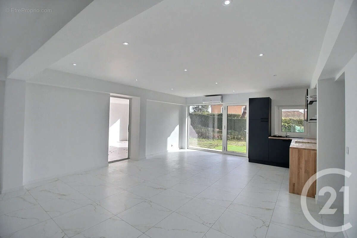 Appartement à VALBONNE