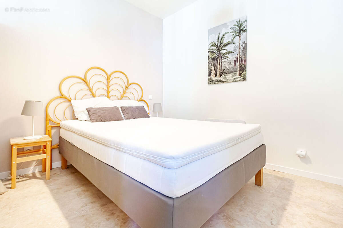 Appartement Marseille 2 pièces / Coup de coeur /  Proche Réformée - Rénové avec gout  - 13001 - photo 8