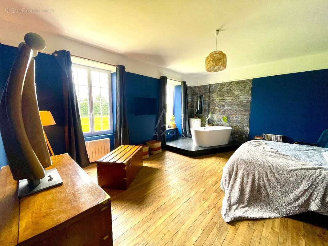 Maison à HENANBIHEN