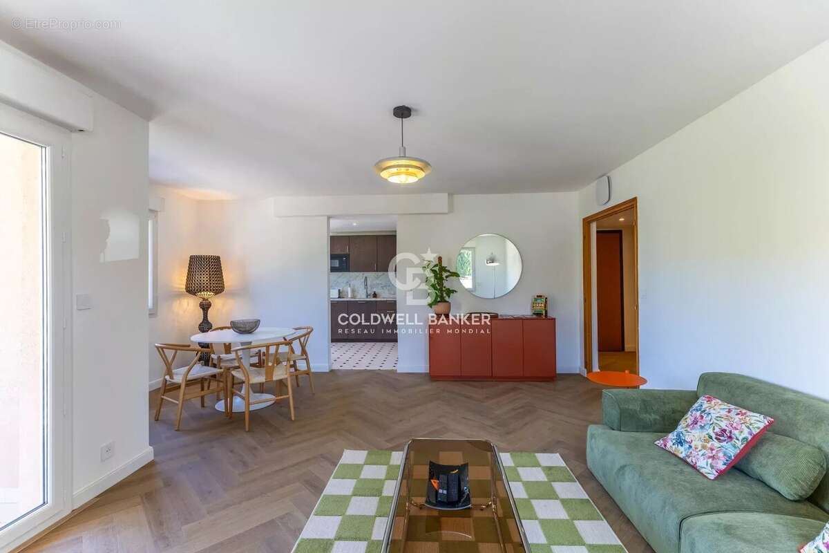 L'ile-rousse - Centre ville - Sublime T3 standing - Balcons, parking & cave - photo 10
