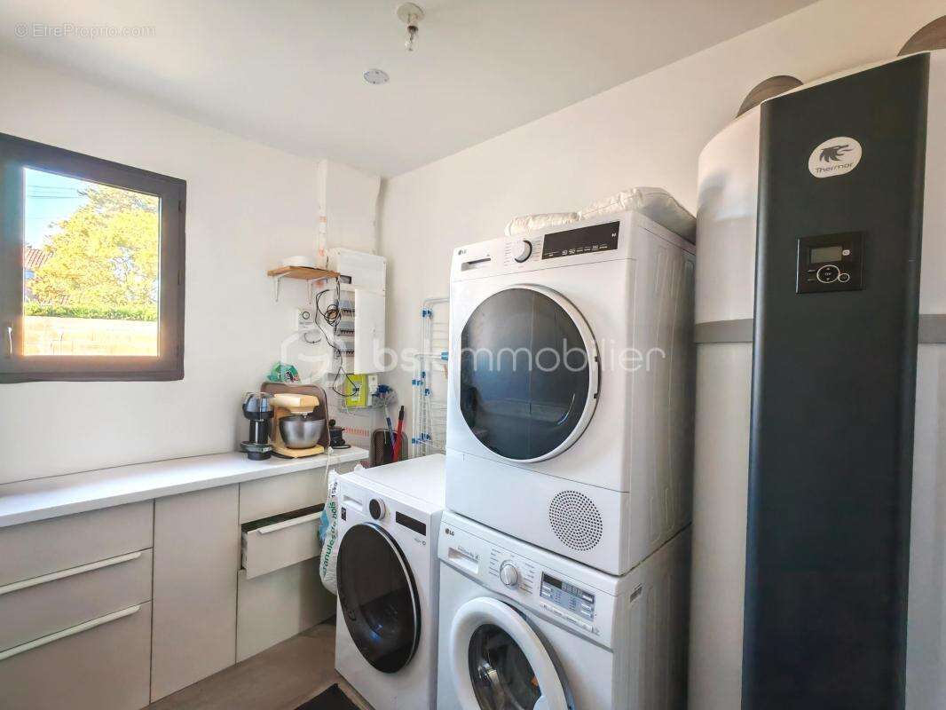 Maison de plain-pied de 2023, garage et jardin - photo 3