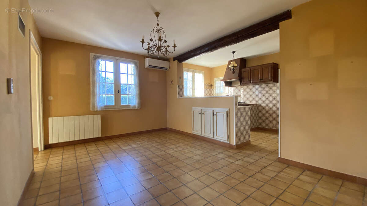 Maison à MORIERES-LES-AVIGNON