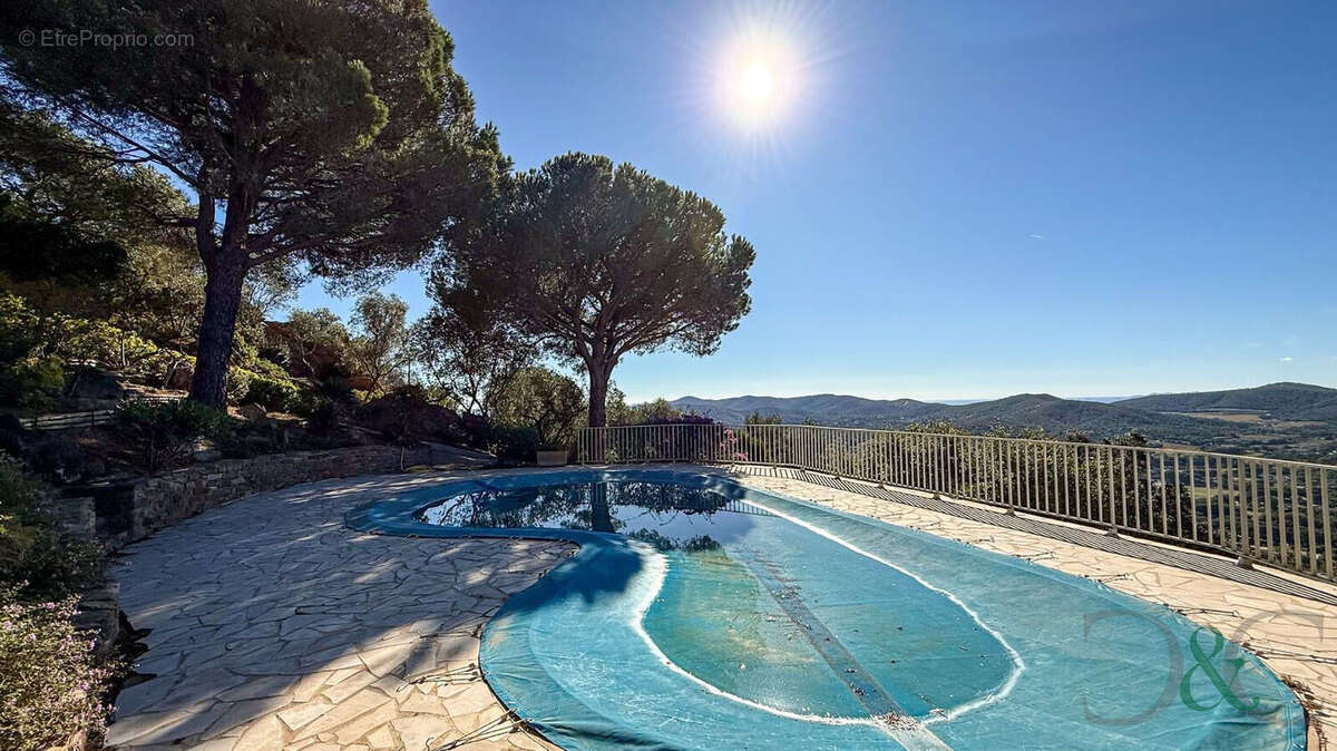 Maison à BORMES-LES-MIMOSAS